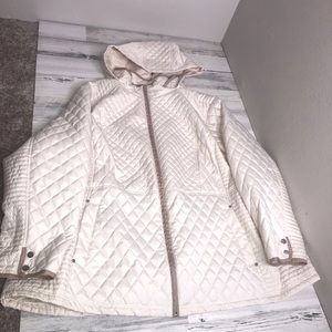 WWOT Catherine’s 5 x women’s cream puffer coat!